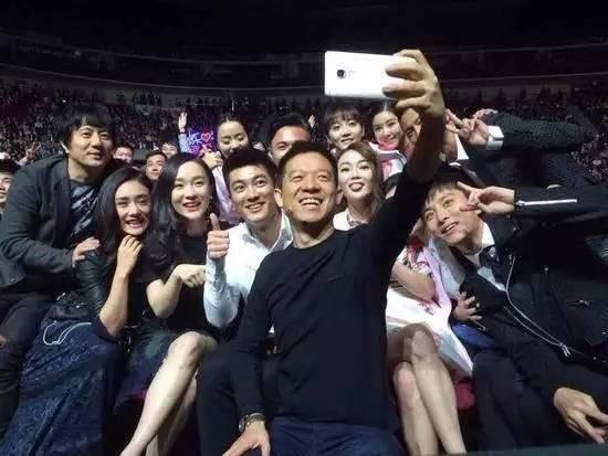 爆料娱乐圈彻底破产了,行业寒冬来袭,明星资产缩水,未来路在何方? 第2张 爆料娱乐圈彻底破产了,行业寒冬来袭,明星资产缩水,未来路在何方? 第2张